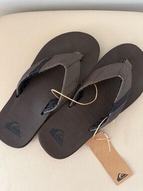 Quiksilver Men’s Dark Brown Leather-Style Foam Flip Flops